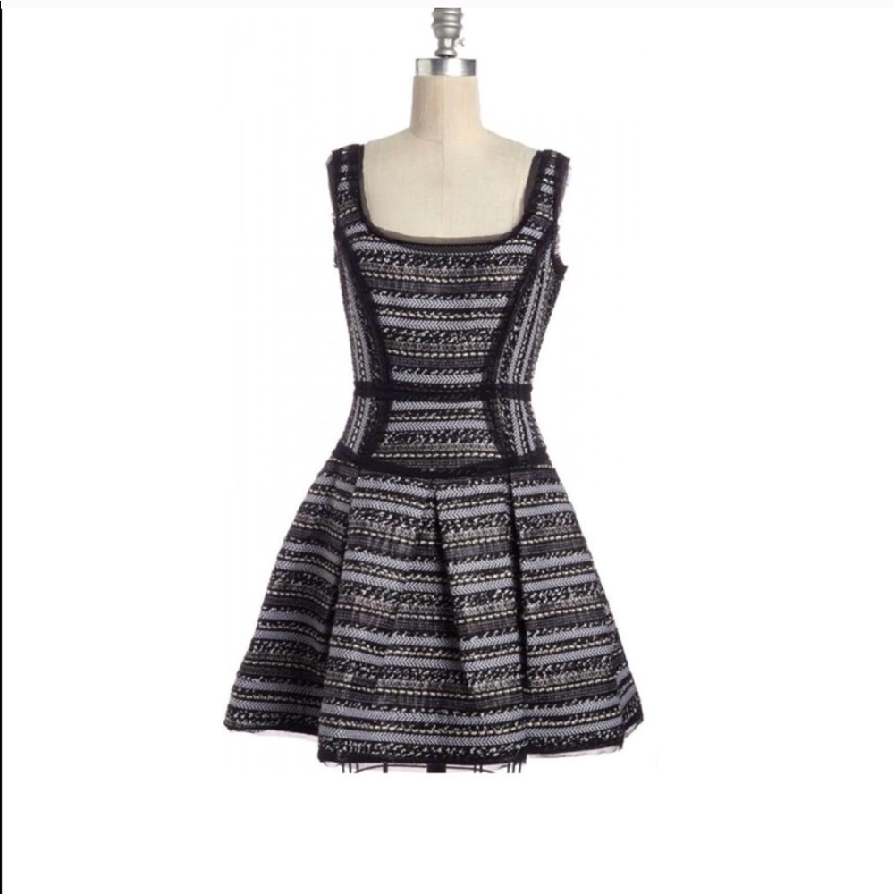 ⚡️ Milly Scoopeck flare tweed dress